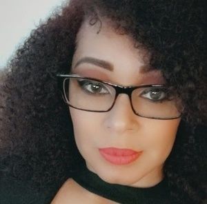 Meet your Posher, Jeanelle